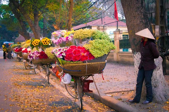 Hanoi Half-Day City Tour With Dong Xuan Market - Tour Overview