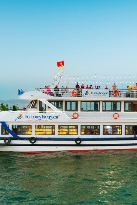 Hanoi : Halong Excursion 5-Star Luxury Cruise With Buffet - Cruise Experience