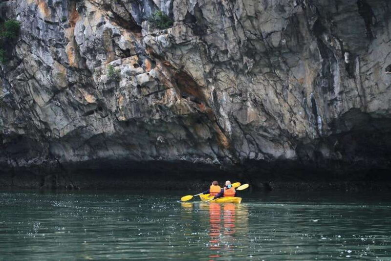 Hanoi: Halong & Lan Ha Bay Cruise With Limousine Transfer - Exploring Halong Bay and Lan Ha Bay
