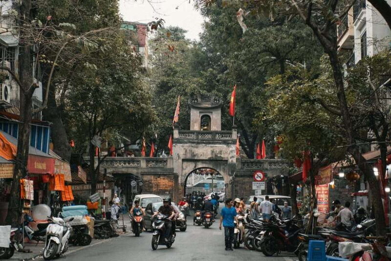 Hanoi Hidden Gems: Old Quarter & Train Street Walking Tour - Hoan Kiem Lake & Ngoc Son Temple