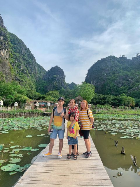 Hanoi: Hoa Lu - Tam Coc - Mua Cave by Limousine Bus & Lunch - Limousine Bus Amenities