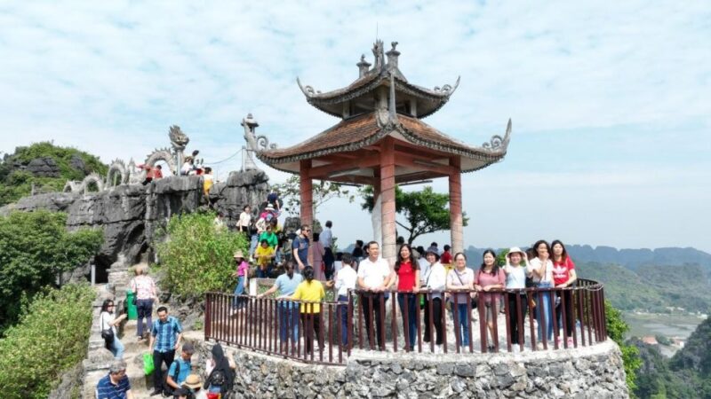Hanoi: Hoa Lu - Tam Coc With Buffet Lunch & Cycling - Enjoy Buffet Lunch at Ninh Binh
