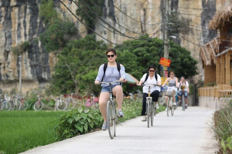Hanoi: Hoa Lu - Tam Coc With Buffet Lunch & Cycling - Admire Karst Rock Formations of Tam Coc