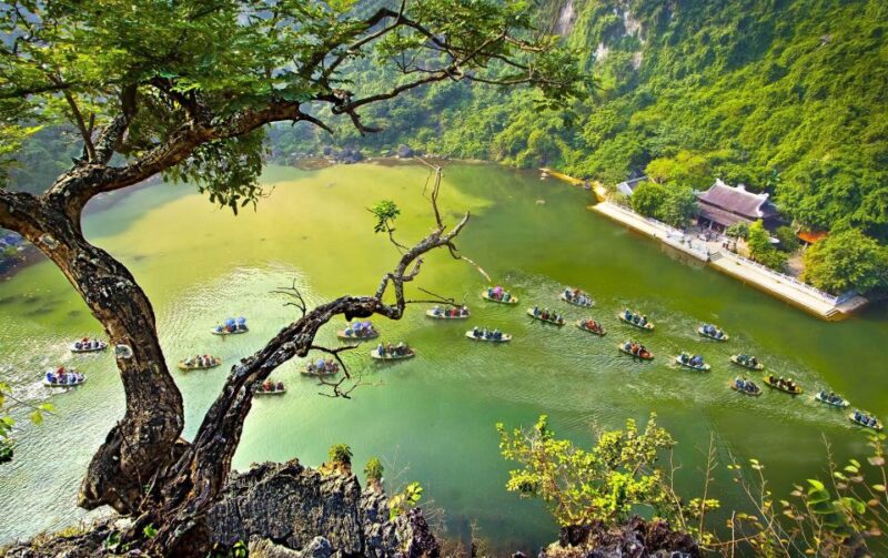 Hanoi: Hoa Lu, Trang An, and Mua Cave Full-Day Trip - Boat Excursion at Trang An