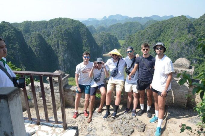 Hanoi: Hoa Lu - Trang An - Mua Cave, Buffet Lunch & Cycling - Mua Cave and Lying Dragon