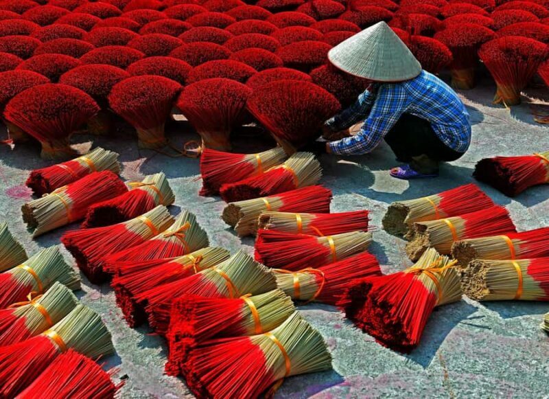 Hanoi: Keo Pagoda or Hat & Incense Village SMALL GROUP -BEST - Optional Stop: Conical Hat Village and Train Street