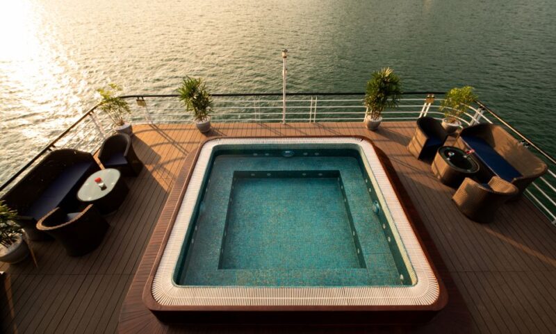 Hanoi: Lan Ha Bay 2-Day Luxury Cruise With Kayaking - Day 1 Itinerary Highlights