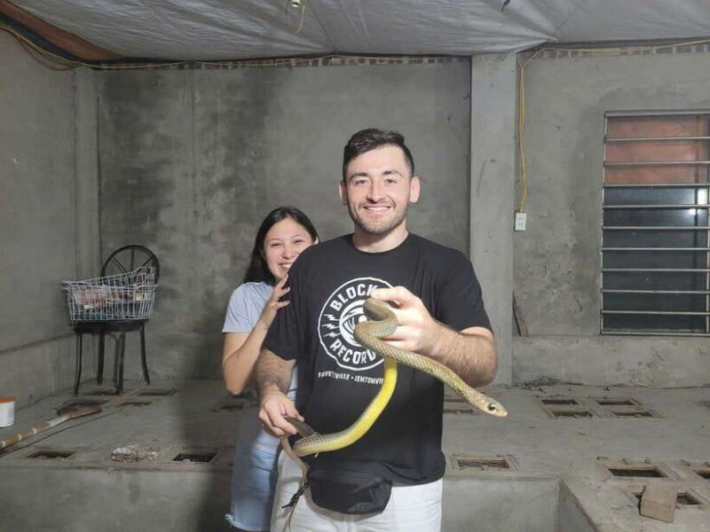 Hanoi: Le Mat Snake Village Tour With 10 Dishes - Culinary Experience