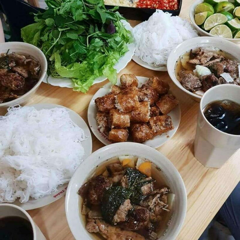 Hanoi: Michelin Guide Street Food Walking Tour - Key Points