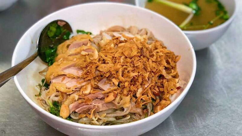 Hanoi: Michelin Guide Street Food Walking Tour - Key Points