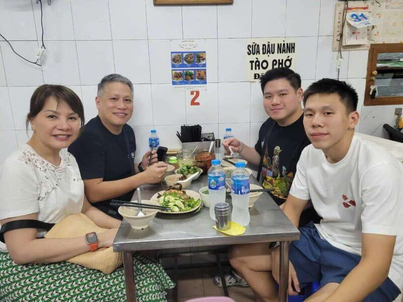 Hanoi: Michelin-Selected Private Street Food Tour - Savoring Bun Cha Dac