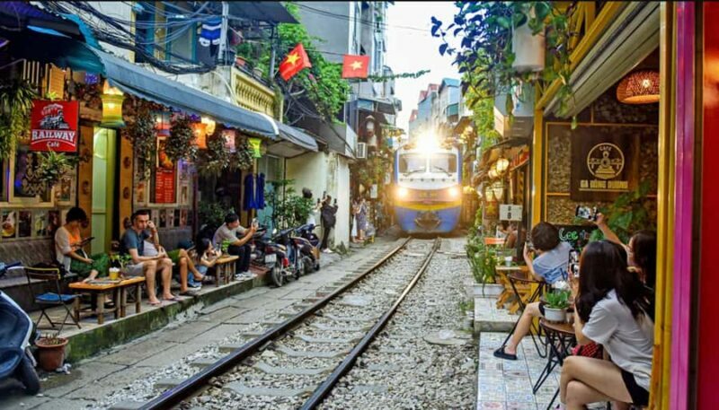 Hanoi: Military History Museum, Hoa Lo Prison & Gardens Tour - Exploring Hanoi’s Military and Cultural Heritage