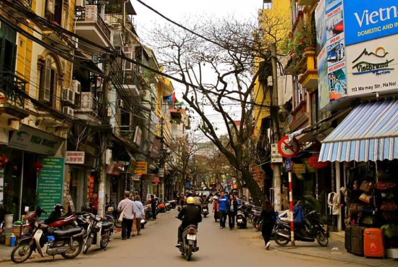 Hanoi: Morning Street Food Walking Tour & Mini Coffee Class - Exploring Hanoi Old Quarter