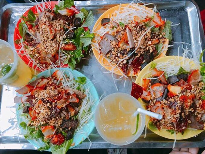 Hanoi: Morning Street Food Walking Tour & Mini Coffee Class - Coffee Decoration Experience