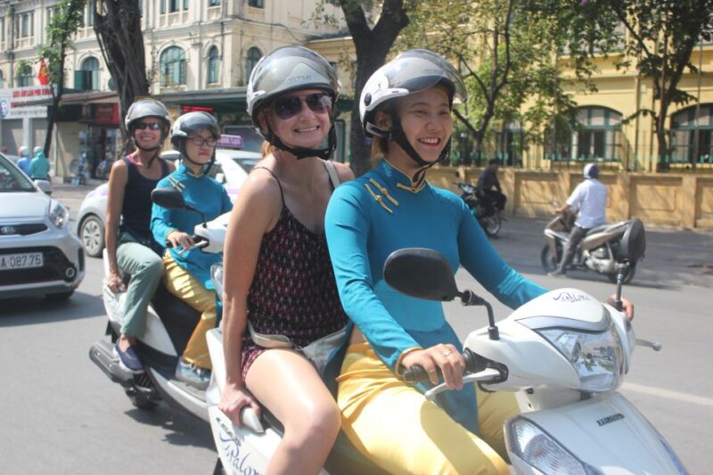 Hanoi Motorbike Night Street Food Tour to Undetected Sites - Taste Egg Coffee