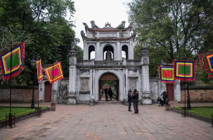 HANOI MOTORBIKING TO TOURIST ATTRACTIONS & STREET FOOD TOUR - Exploring the Temple of Literature