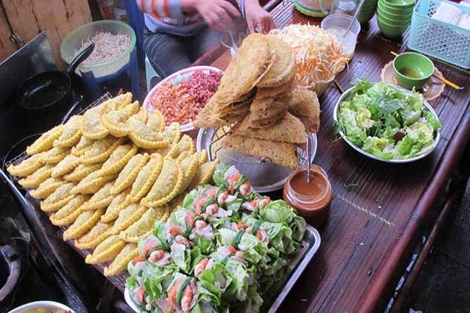 Hanoi Nightlife Food Tour By Scooter - Discover Hanois Nightlife
