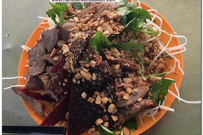 Hanoi Nightlife Street Food Tour With Small Group - Exploring Hanois Old Quarter