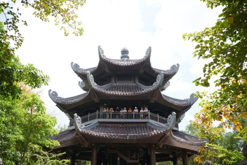 Hanoi: Ninh Binh - Halong 2-Day 1-Night Trip by Bus - Bungalow/Hotel - Boat Trip at Trang An or Tam Coc