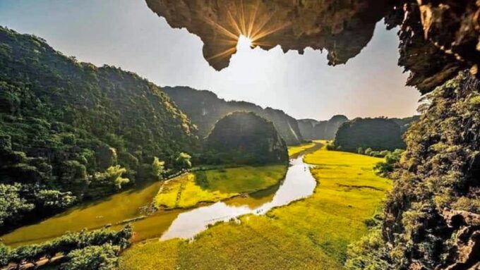 Hanoi: Ninh Binh - Halong on Land: Hoa Lu, Tam Coc, Mua Cave - What to Bring