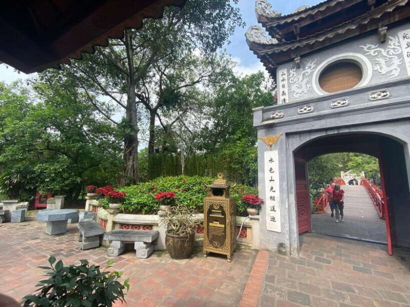 Hanoi Old Quarter Cultural Walking Tour & Water Puppet Show - Key Points