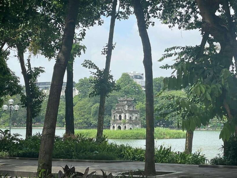 Hanoi Old Quarter Cultural Walking Tour & Water Puppet Show - The Old Quarter Exploration