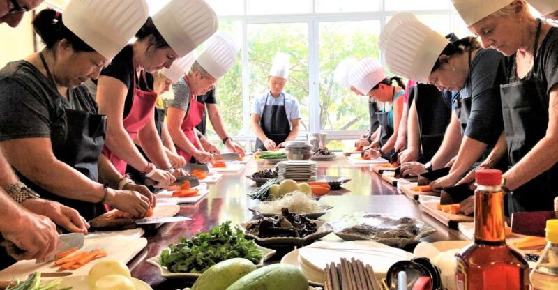 Hanoi: Old Quarter Market Tour and Cooking Class With Meal - Market Visit Experience