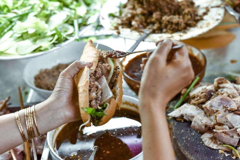 Hanoi: Old Quarter Street Food That Locals Eat - Savoring the Flavors of Hanois Rice Noodle Soup