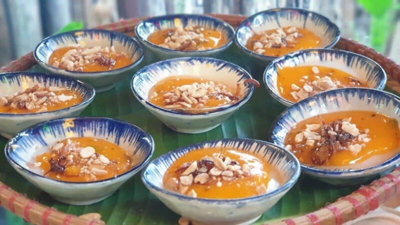 Hanoi: Old Quarter Street Food That Locals Eat - Mastering the Art of Steamed Pancakes