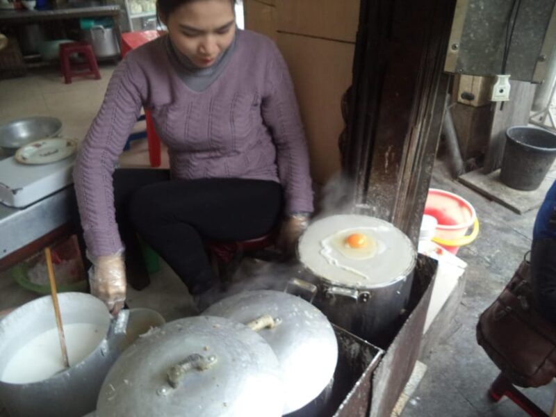 Hanoi: Old Quarter Street Food Walking Tour With 10 Tastings - Key Points