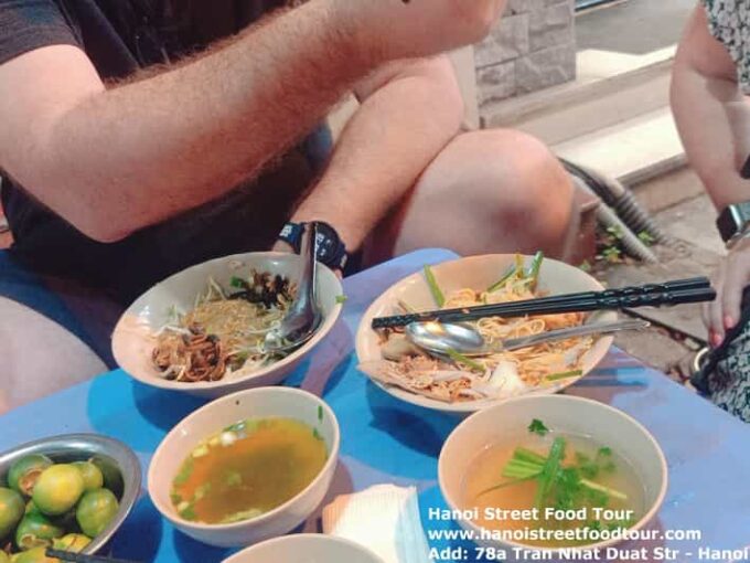 Hanoi: Old Quarter Street Food Walking Tour With 10 Tastings - Customer Reviews