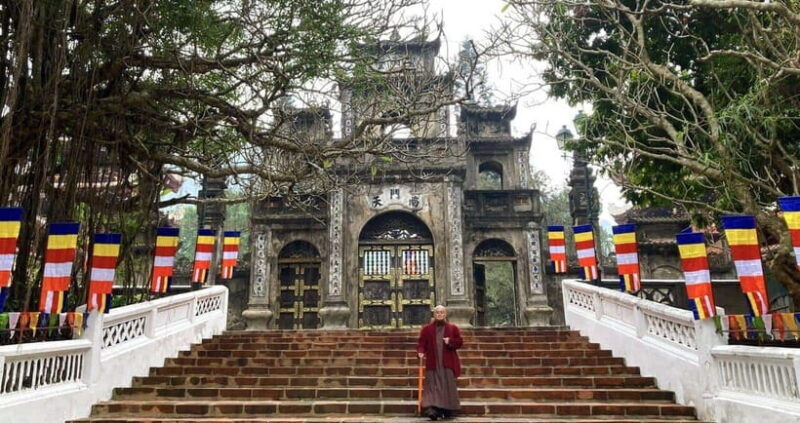 Hanoi: Perfume Pagoda and Incense Village Day Tour - Boat Trip on Yen Stream to Thien Tru Pagoda