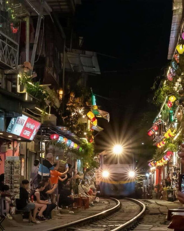 Hanoi: Private Food Tasting Tour and Train Street Experience - Itinerary and Highlights