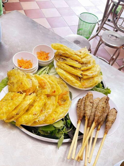 Hanoi: Private Motorbike Tour With Highlight Local Food - Experiencing Hanoi Like a Local