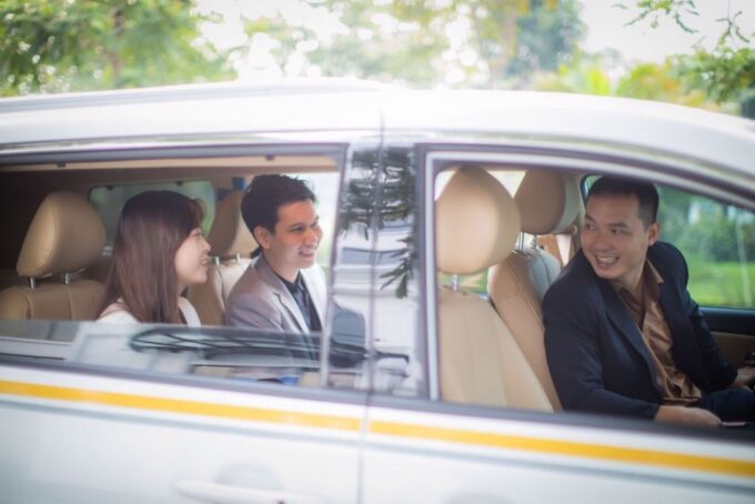Hanoi: Private Noi Bai International Airport Transfer - Professional and Comfortable Transportation