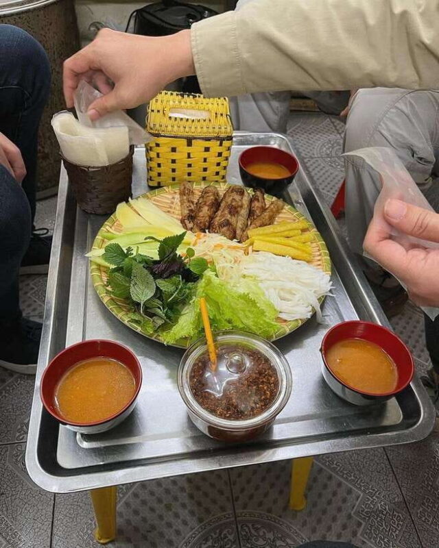 Hanoi: Private Street Food and Walking Tour - Pickup and Itinerary