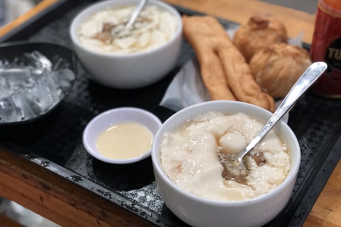 Hanoi Private Street Food Tour With Vegan and Gluten-Free Options - Guide Expertise