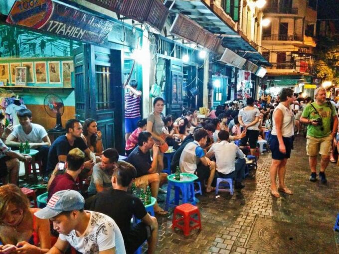 Hanoi: Private Tour of Vietnamese Street Food - Cultural Significance of Cuisine