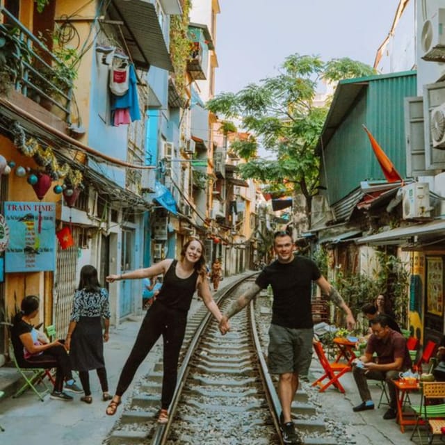 Hanoi: Railway Food Tour - Capturing Memorable Moments
