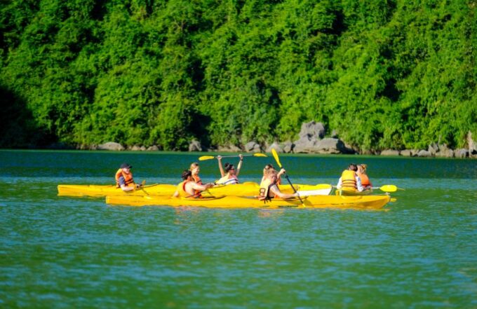 Hanoi: Roundtrip Halong Bay Islands, Caves, Kayaking & Lunch - Hike up Ti Top Island