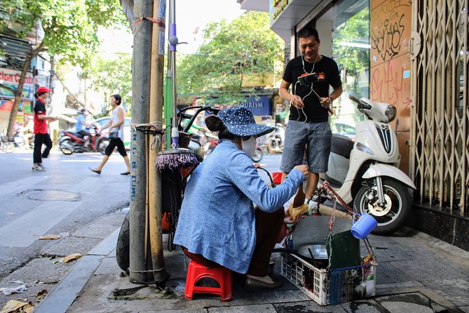 Hanoi Secret Coffee Tour - Knowledgeable and Friendly Tour Guides