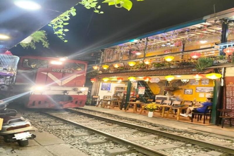 Hanoi Street Food Tour, Train-Street Visit | Hanoi, Vietnam - Key Points