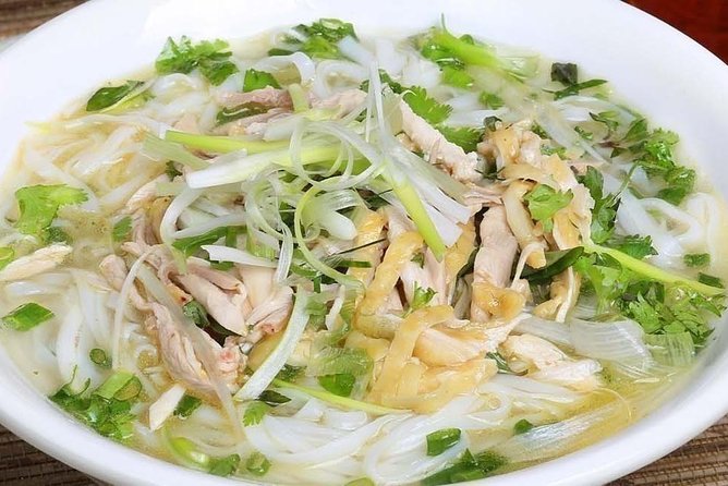 Hanoi Street Food Tour With Train Street Visit - Food Experience