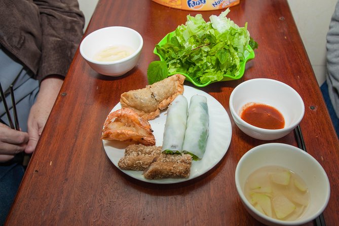 Hanoi Street Food Tour With Train Street Visit - Unique Culinary Discoveries