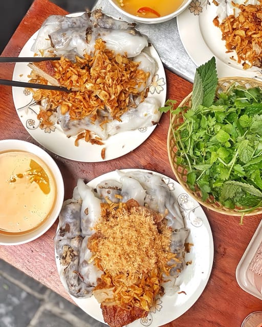 Hanoi: Tasting Street Food With Train Street - Experience Highlights