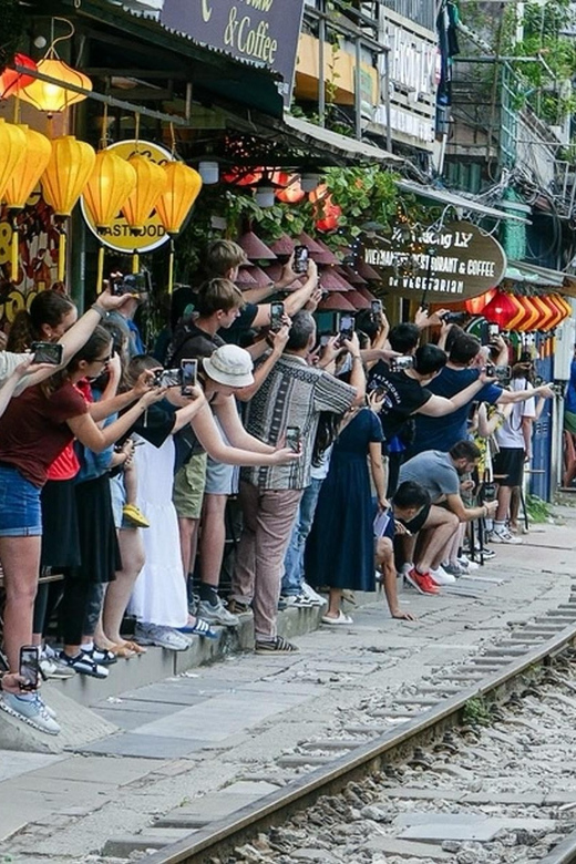 Hanoi: Tasting Street Food With Train Street - Tour Guidance and Preparation