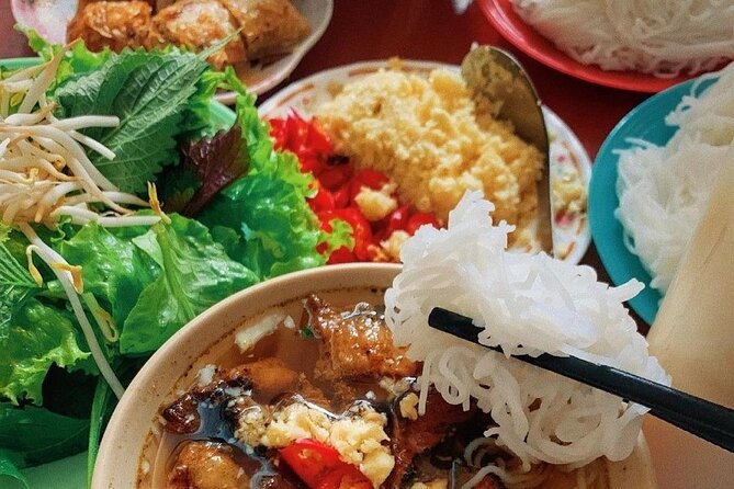 Hanoi The Best Street Food Experience |SOLO |VEGETARIAN OPTION - Included Services