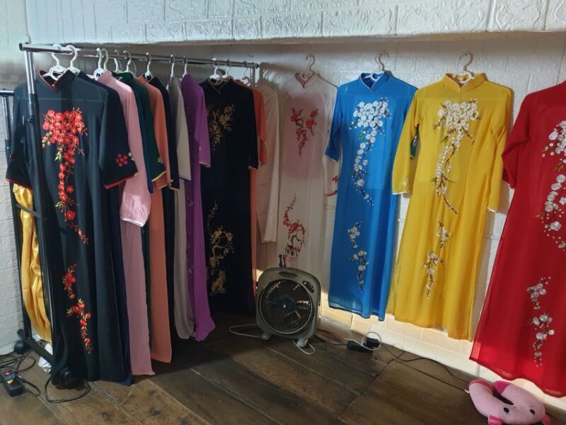 Hanoi: Traditional Ao Dai Dress and Non La Hat Rental - Customer Reviews