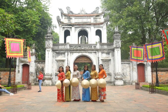 Hanoi: Traditional Ao Dai Dress and Non La Hat Rental - Frequently Asked Questions