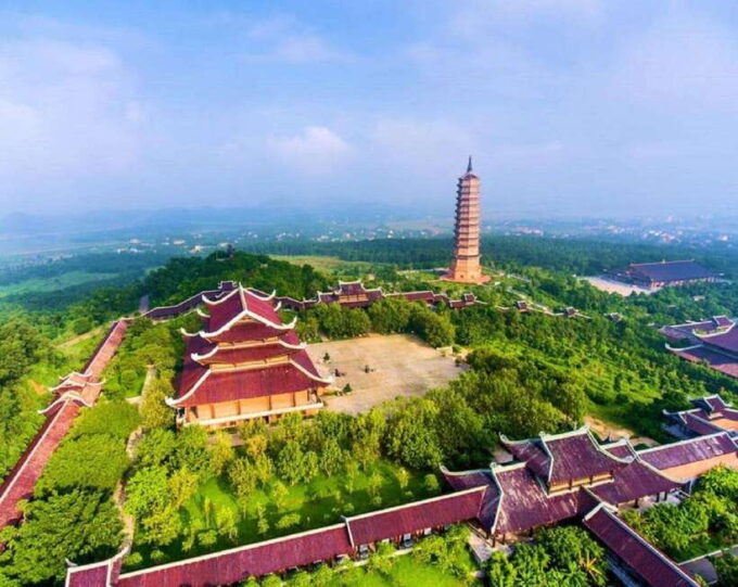 Hanoi: Trang An Boat, Bai Dinh Pagoda and Mua Cave Day Tour - Exploring Trang An by Boat